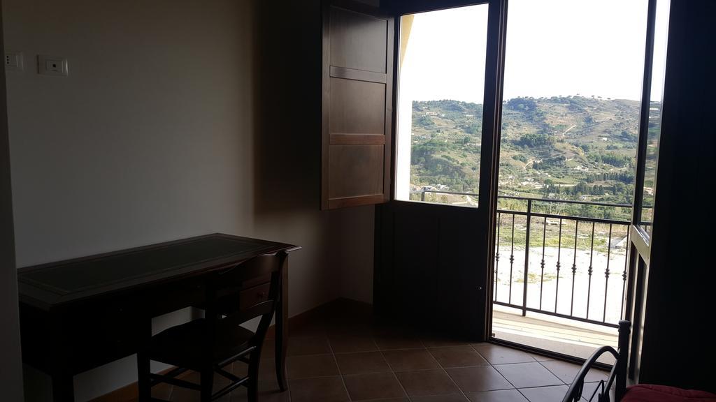 Agriturismo Gessi كالاتافيمي المظهر الخارجي الصورة